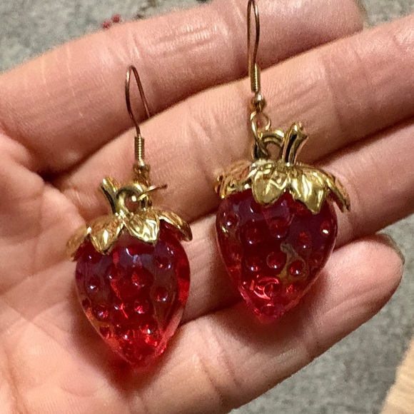 Jewelry - VINTAGE STRAWBERRY CAPPED GOLD-TONE DROP DANGLE HOOK 2" EARRINGS